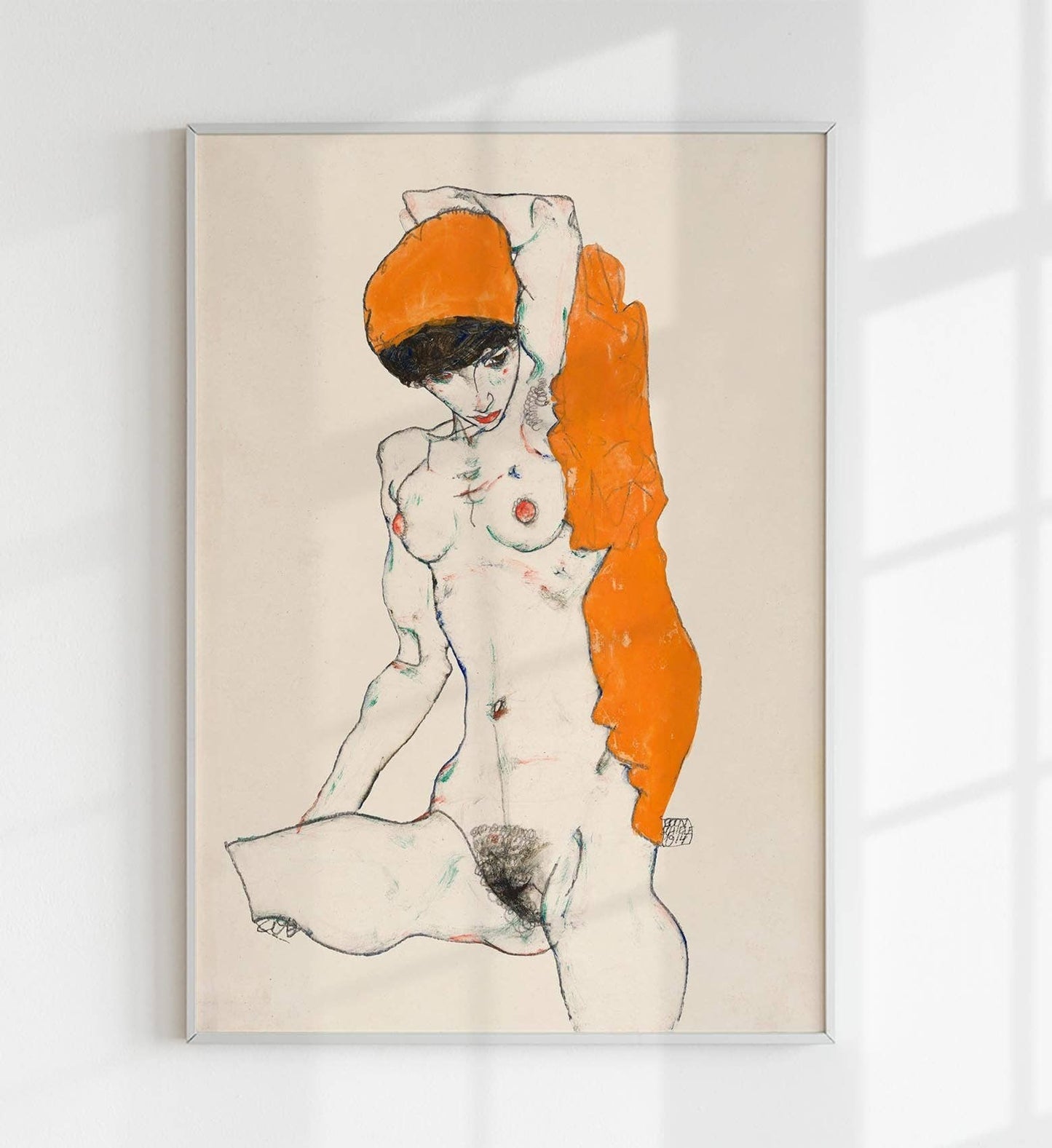 Desnudo de pie con drapeado naranja de Egon Schiele